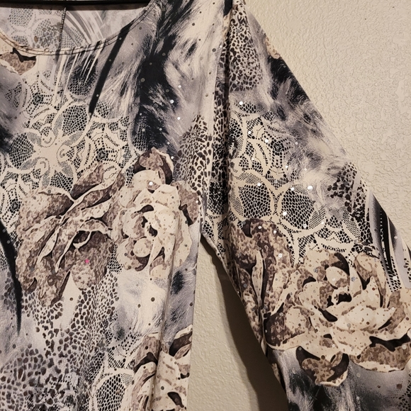 Brittany Black 3/4 Sleeve Blouse - Picture 4 of 7